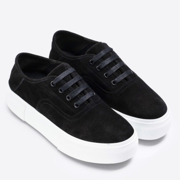 Stylish Velvety Suede Vince Sneakers - Picture 2 of 6